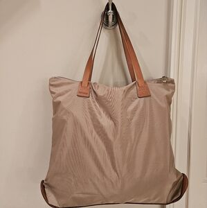 HARTMANN Taupe/Brown  Zip Travel Tote featuring durable brown handles.